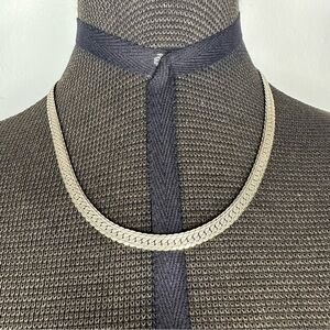 Vintage Silver Tone  Herringbone Chain-Link Necklace￼